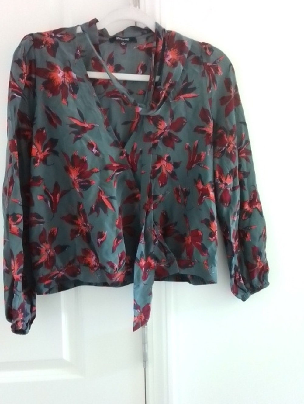 Womens Floral V-Neck Tie-Front Blouse in Teal and Red
